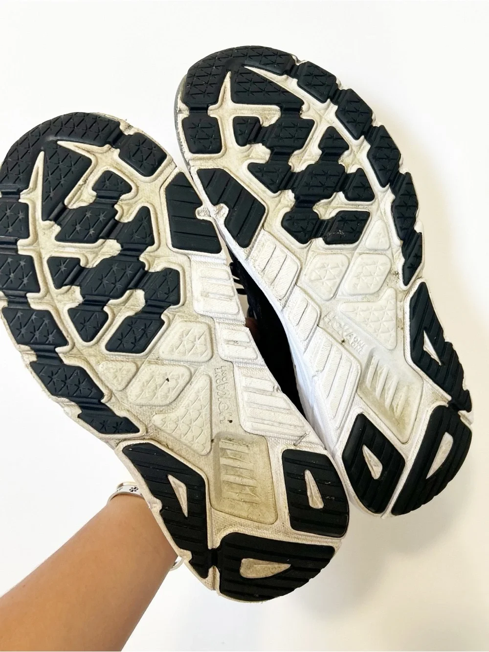 HOKA Arahi 6 Women's Running Shoes black